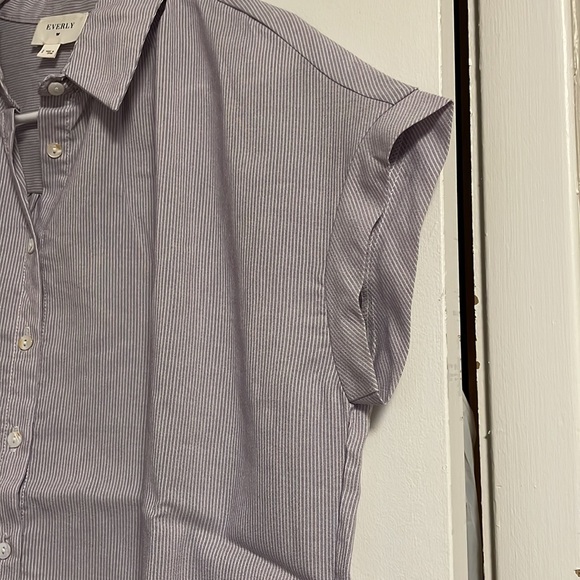 Purple and white striped blouse - Picture 4 of 4